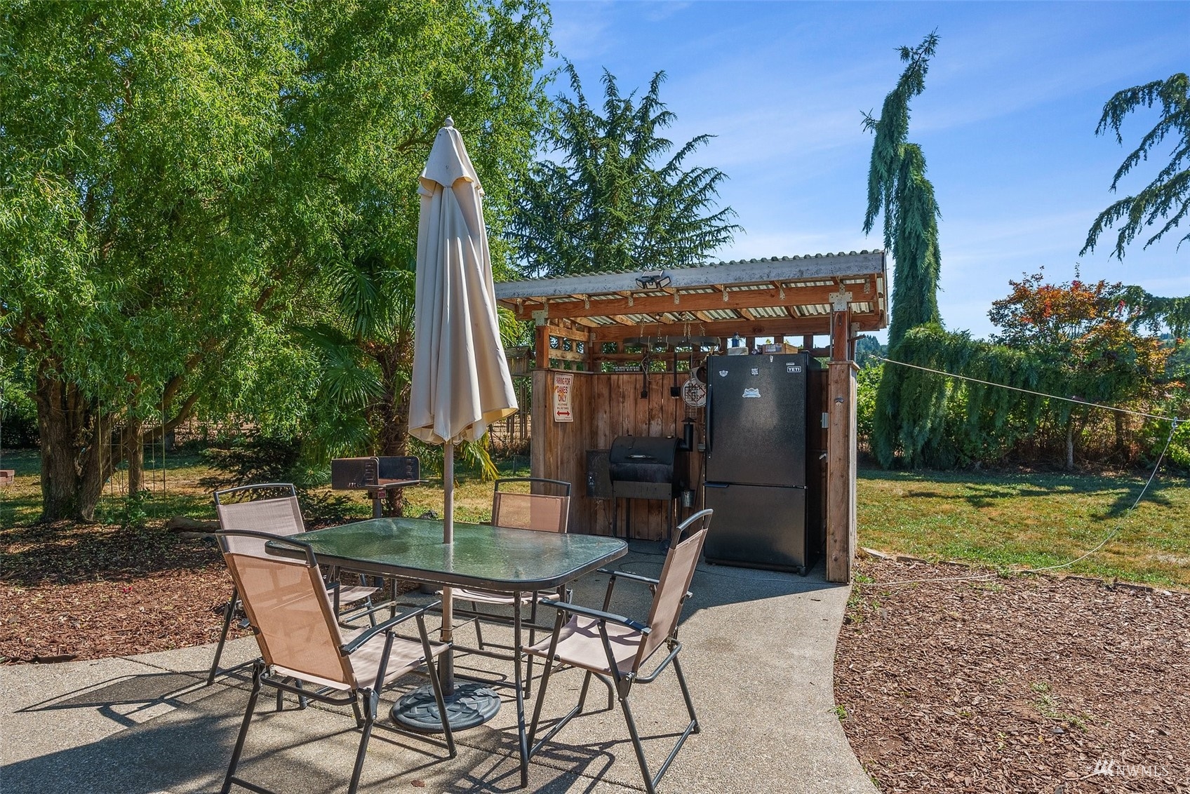 175 Ceres Hill Road Chehalis, WA 98532 - Photo 35 of 36 a view of a chairs and tables in the patio