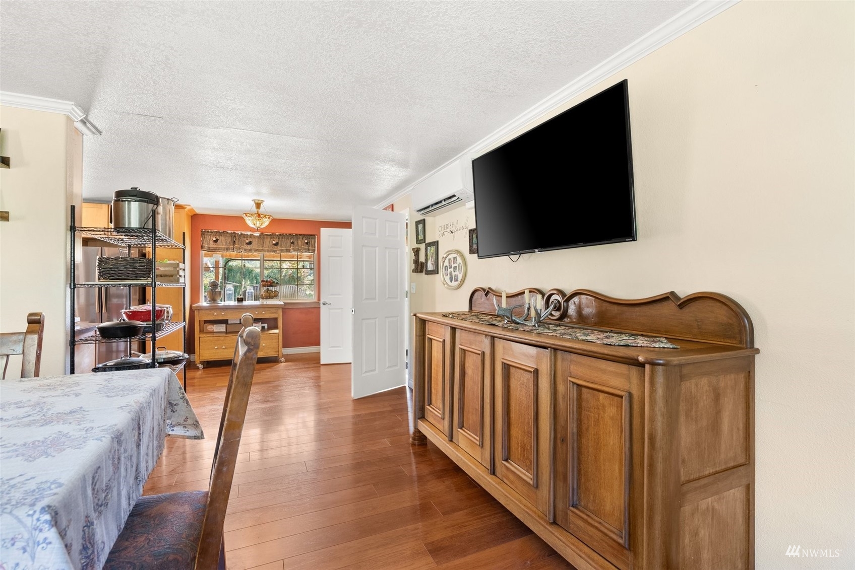 175 Ceres Hill Road Chehalis, WA 98532 - Photo 10 of 36 a view of a living room and a flat screen tv