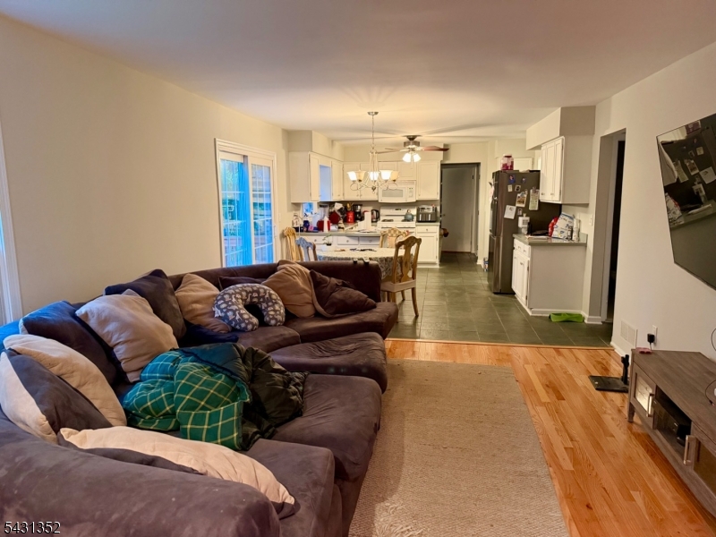 37 Highmount Avenue Warren, NJ 07059 - Photo 8 of 13