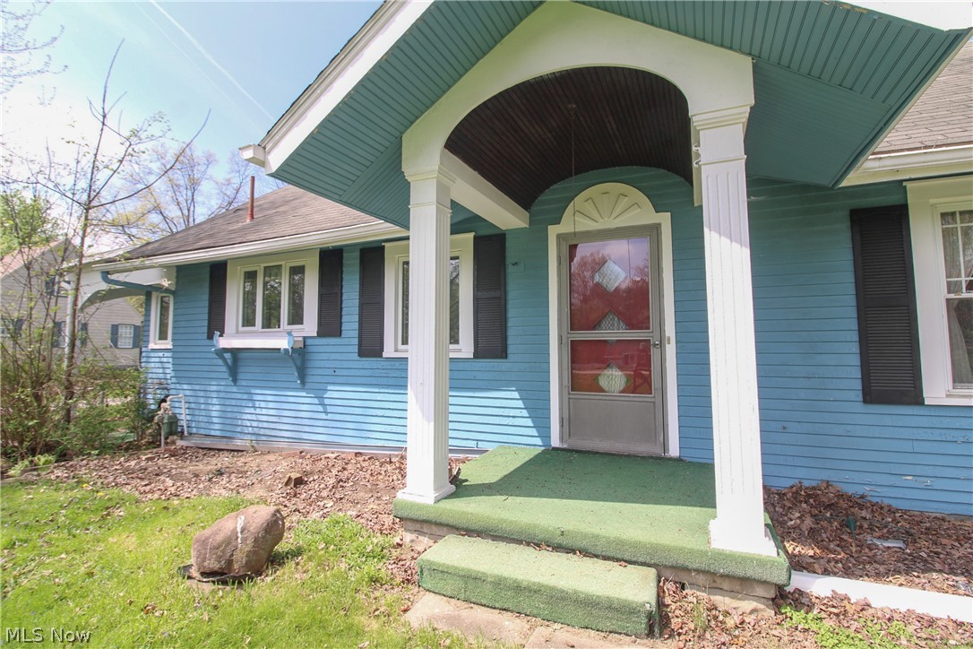 628 North Road Southeast Warren, OH 44484 - Photo 2 of 27