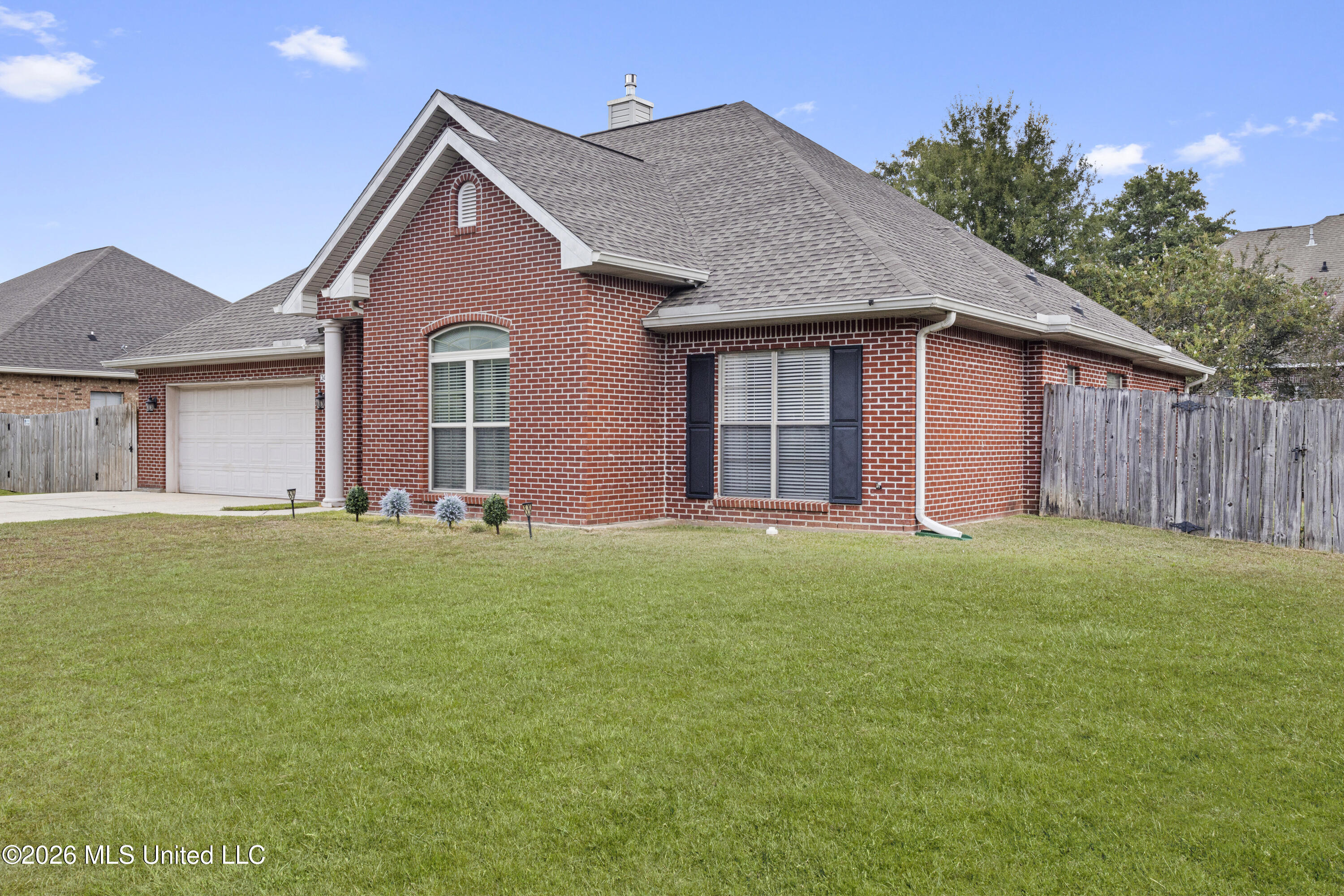 2412 Old Bay Road Biloxi, MS 39531 - Photo 3 of 37 00003
