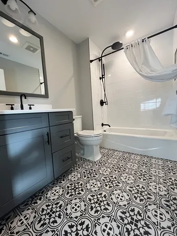 $1,299,900 | 86 Glen Ellen Boulevard, Unit 86, Millis, MA 02054