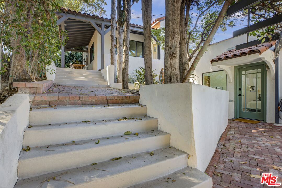 479 Crane Boulevard Los Angeles, CA 90065 - Photo 20 of 35 front view of a house