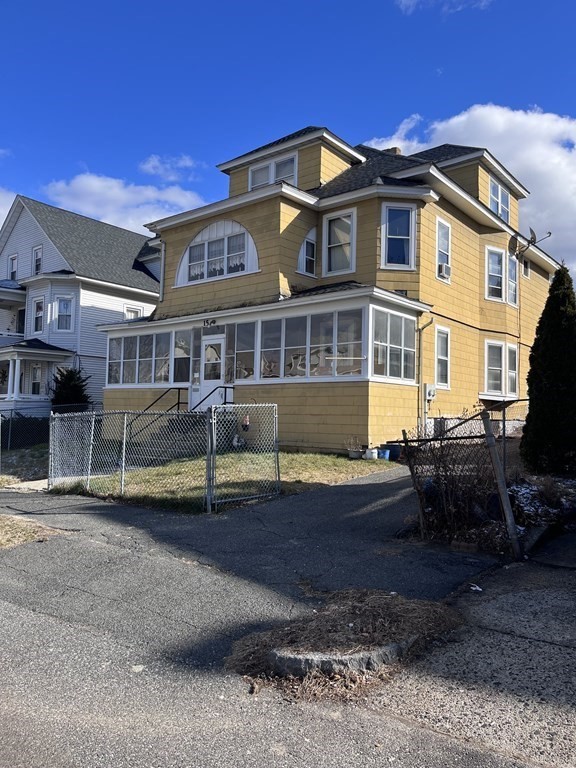 15 Sachem Street Springfield, MA 01108 - Photo 3 of 25 Gallery Image 3