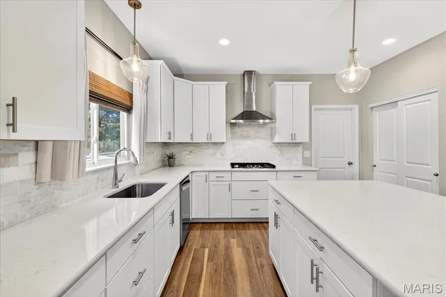 $625,000 | 415 Filipp Lane, Lake St. Louis, MO 63367