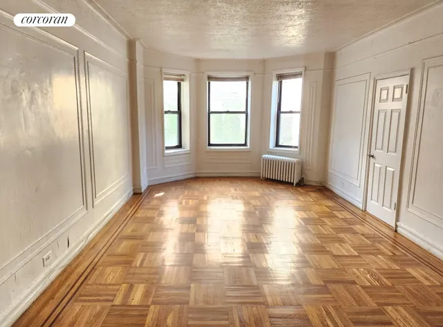a view of empty room with window