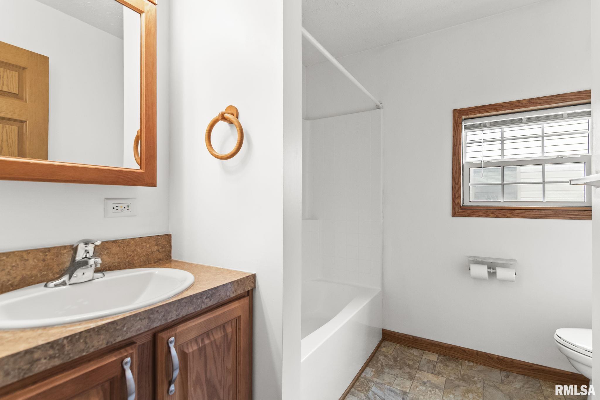2800 Vía Rosso, Unit 146 Springfield, IL 62703 - Photo 24 of 33