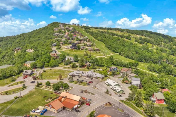 $215,000 | 103 Mid Holiday Lane, Unit 112, Beech Mountain, NC 28604