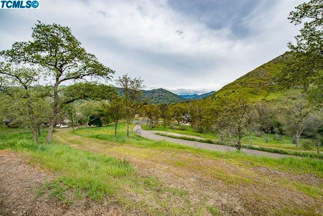 41167 Oak Ridge Drive Three Rivers, CA 93271 - Photo 25 of 27 a view of outdoor space and yard