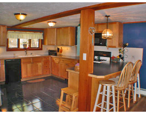 39 Maple Street Bellingham, MA 02019 - Photo 4 of 9 Gallery Image 4