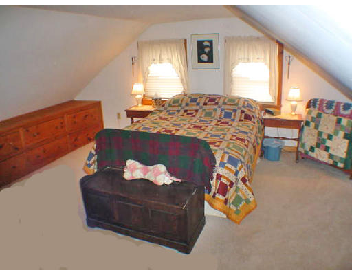 39 Maple Street Bellingham, MA 02019 - Photo 8 of 9 Gallery Image 8