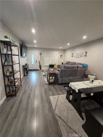 $385,000 | 19816 Spanish Oak Drive, Newhall, CA 91321