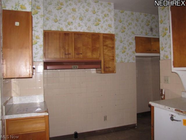 983 Oxford Road Cleveland Heights, OH 44121 - Photo 8 of 23 Kitchen