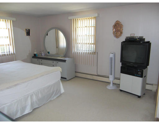 176 Governors Road Quincy, MA 02169 - Photo 11 of 25