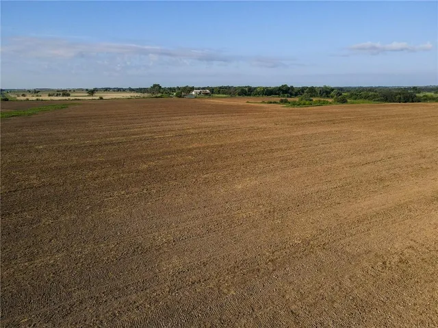 $2,918,000 | 28714 East Nn Highway, Milo, MO 64767