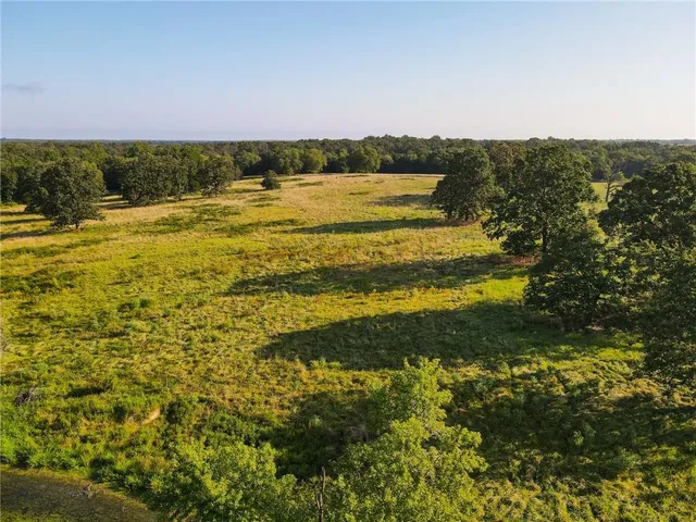 $2,918,000 | 28714 East Nn Highway, Milo, MO 64767