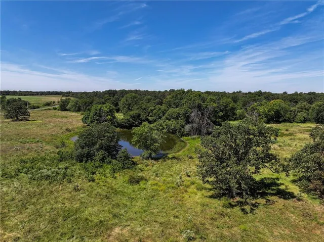 $2,918,000 | 28714 East Nn Highway, Milo, MO 64767