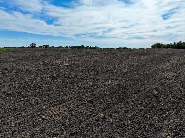 $2,918,000 | 28714 East Nn Highway, Milo, MO 64767