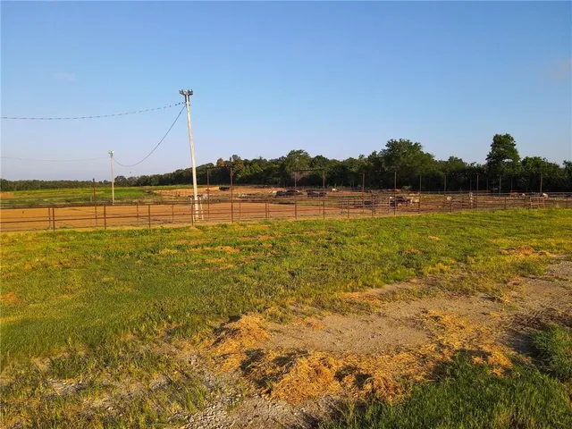 $2,918,000 | 28714 East Nn Highway, Milo, MO 64767