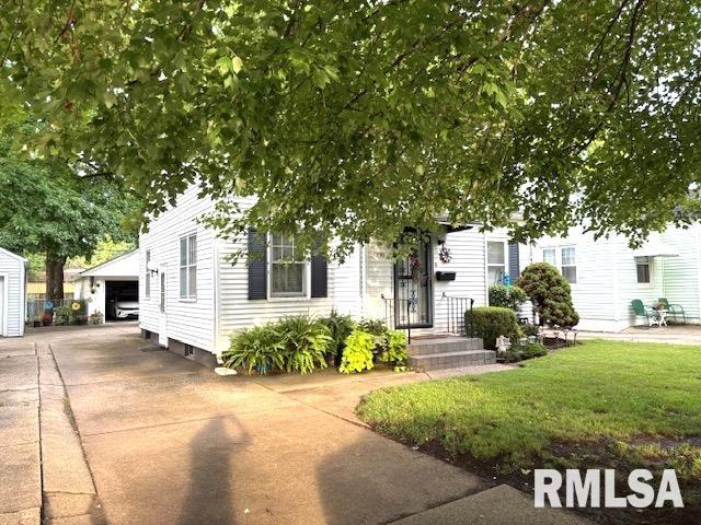 1900 North 22nd Street Springfield, IL 62702 - Photo 3 of 34