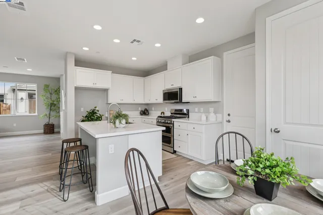 $699,000 | 262 Mindy Way, Pittsburg, CA 94565