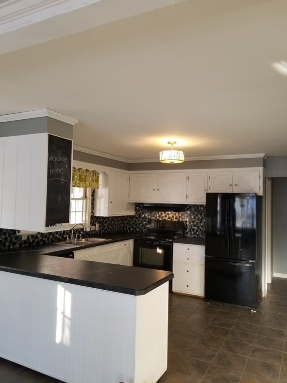 57 Superior Avenue Springfield, MA 01151 - Photo 6 of 31 Gallery Image 6