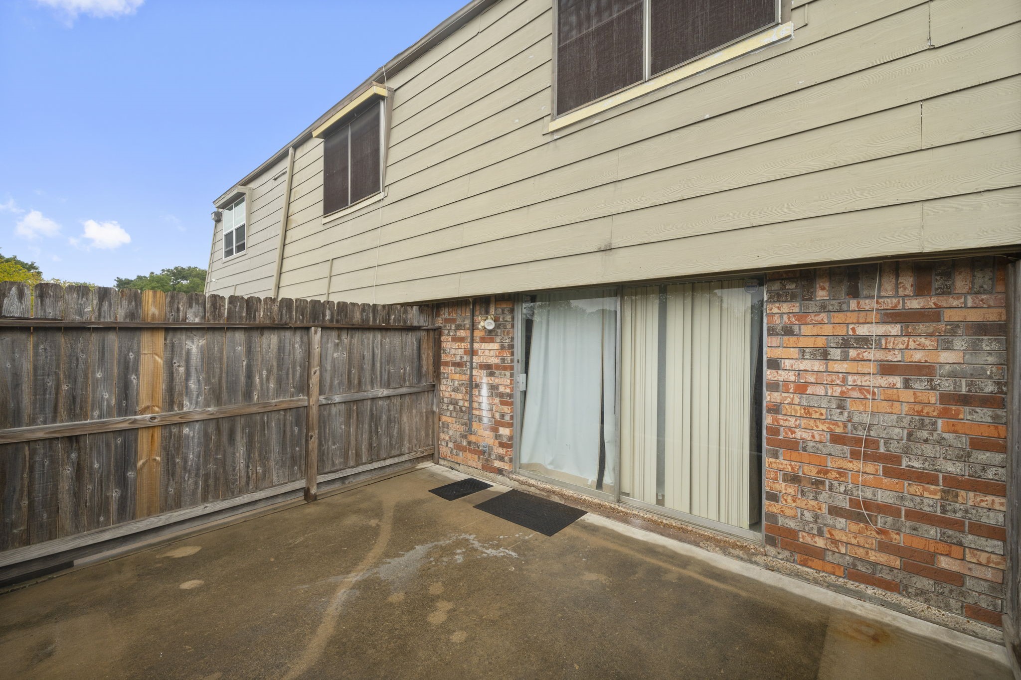 11550 Chimney Rock Road, Unit 521 Houston, TX 77035 - Photo 25 of 30 a view of a backyard