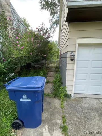 $1,400 | 115 Burke Drive, Buffalo, NY 14215