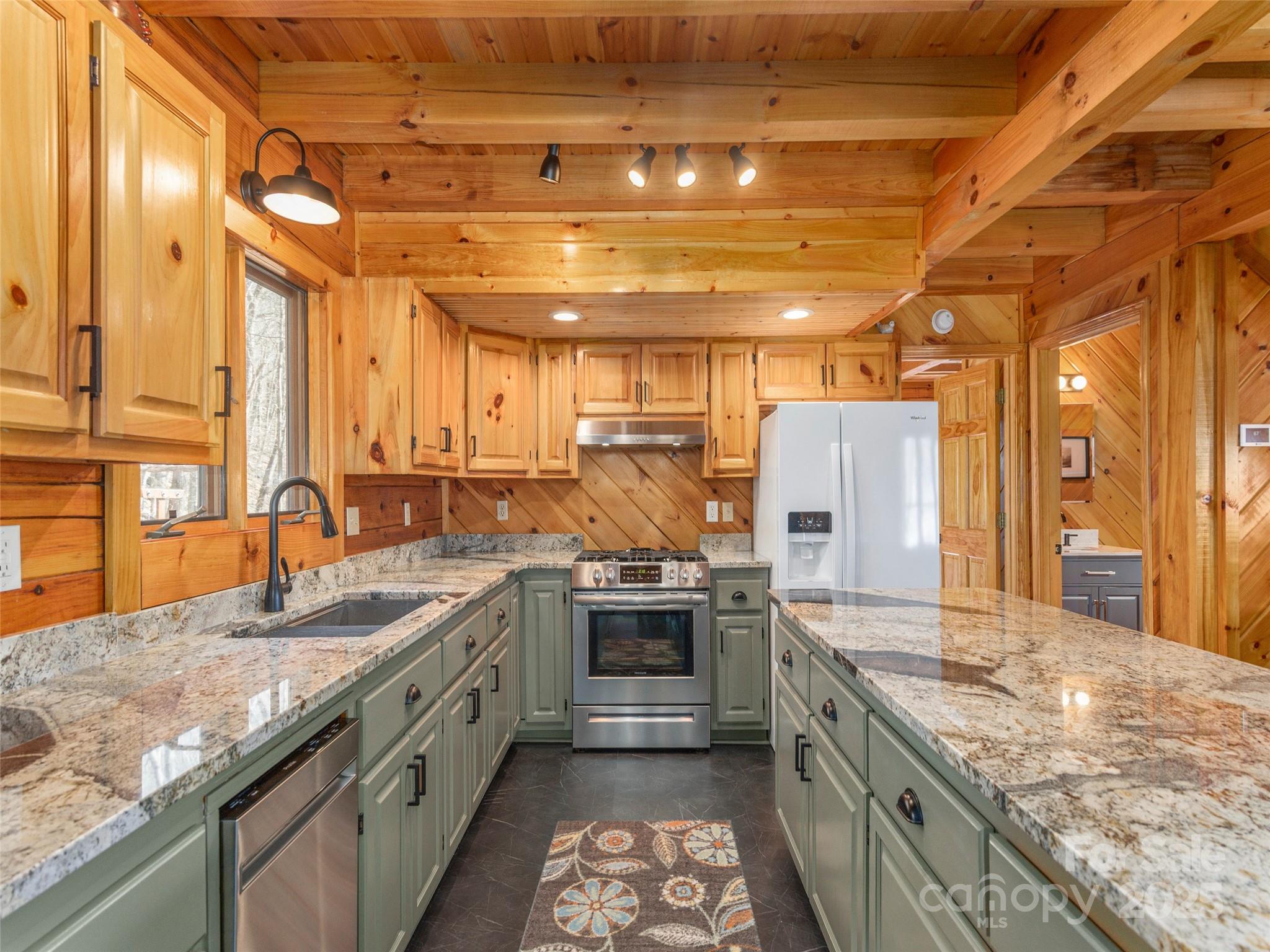 3424 Wesley Creek Road Clyde, NC 28721 - Photo 15 of 45