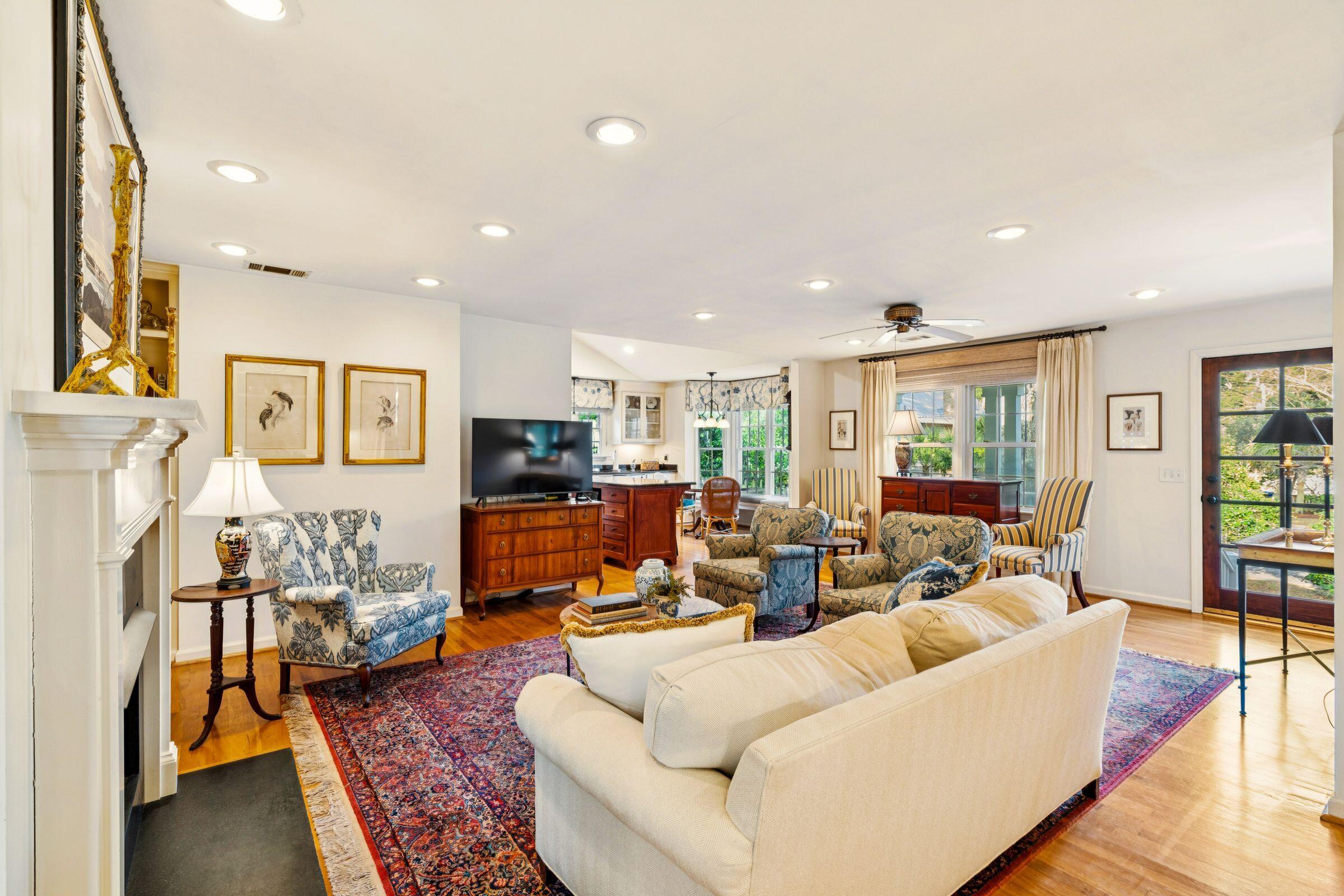 119 Freeman Street Mount Pleasant, SC 29464 - Photo 14 of 67 Living Room