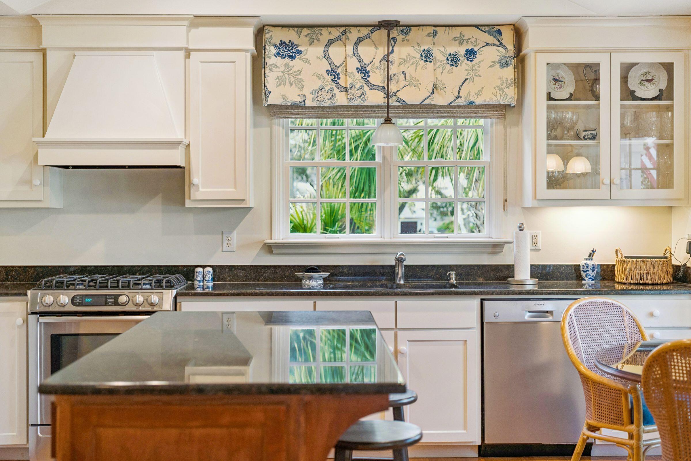 119 Freeman Street Mount Pleasant, SC 29464 - Photo 20 of 67 Kitchen