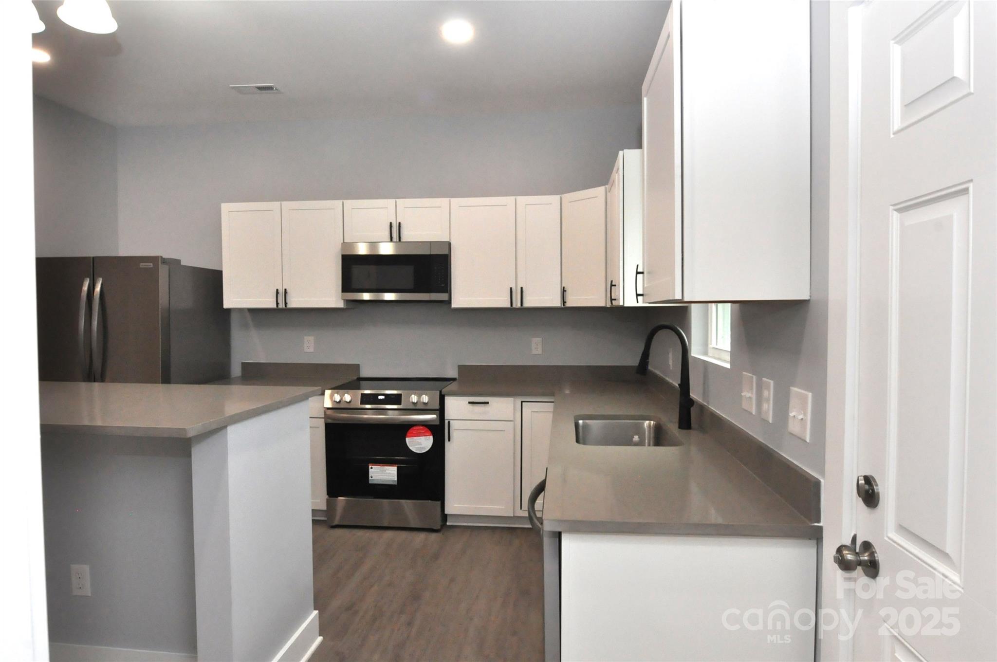 573 5th Street Chester, SC 29706 - Photo 3 of 22