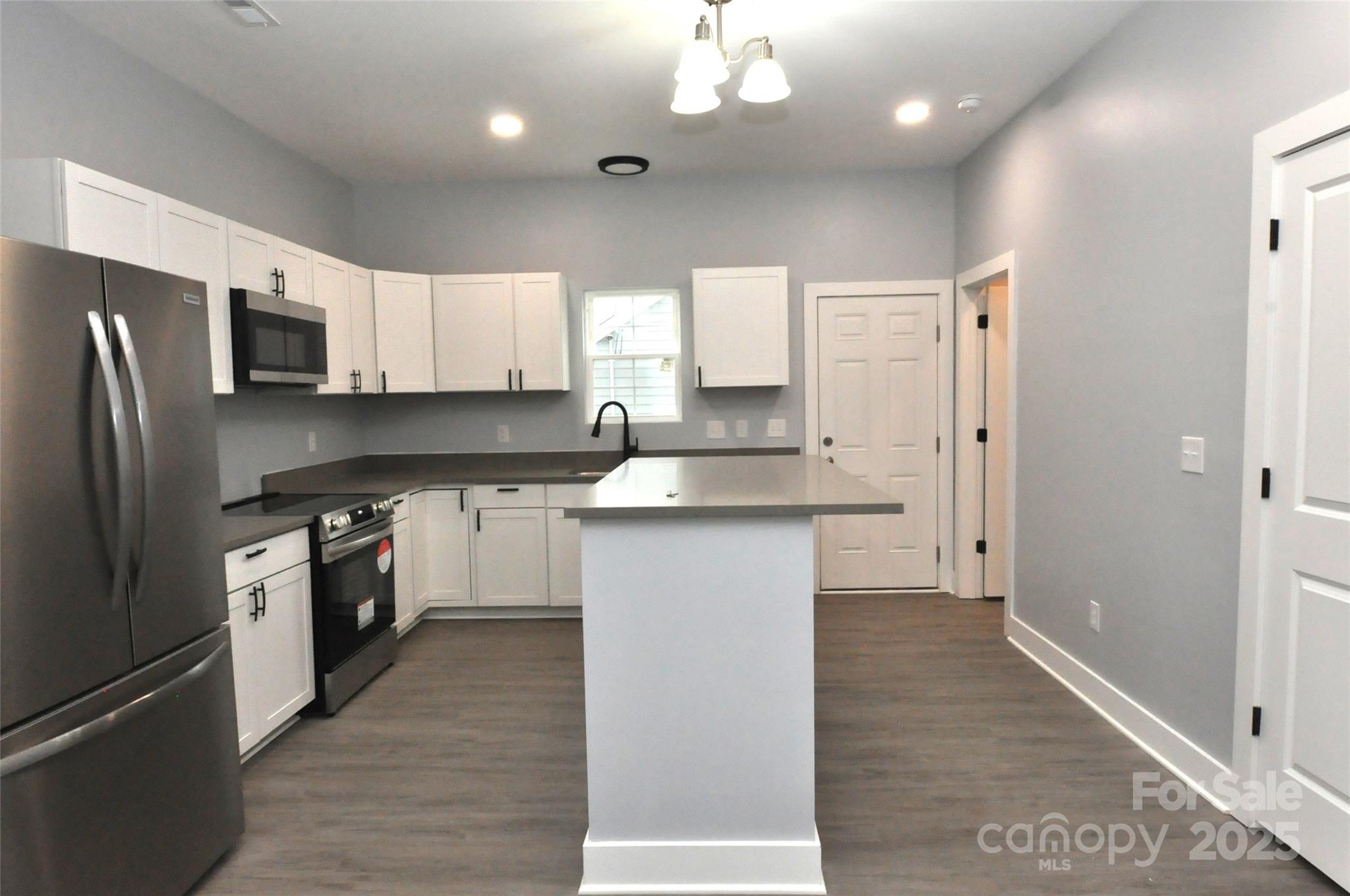 573 5th Street Chester, SC 29706 - Photo 4 of 22