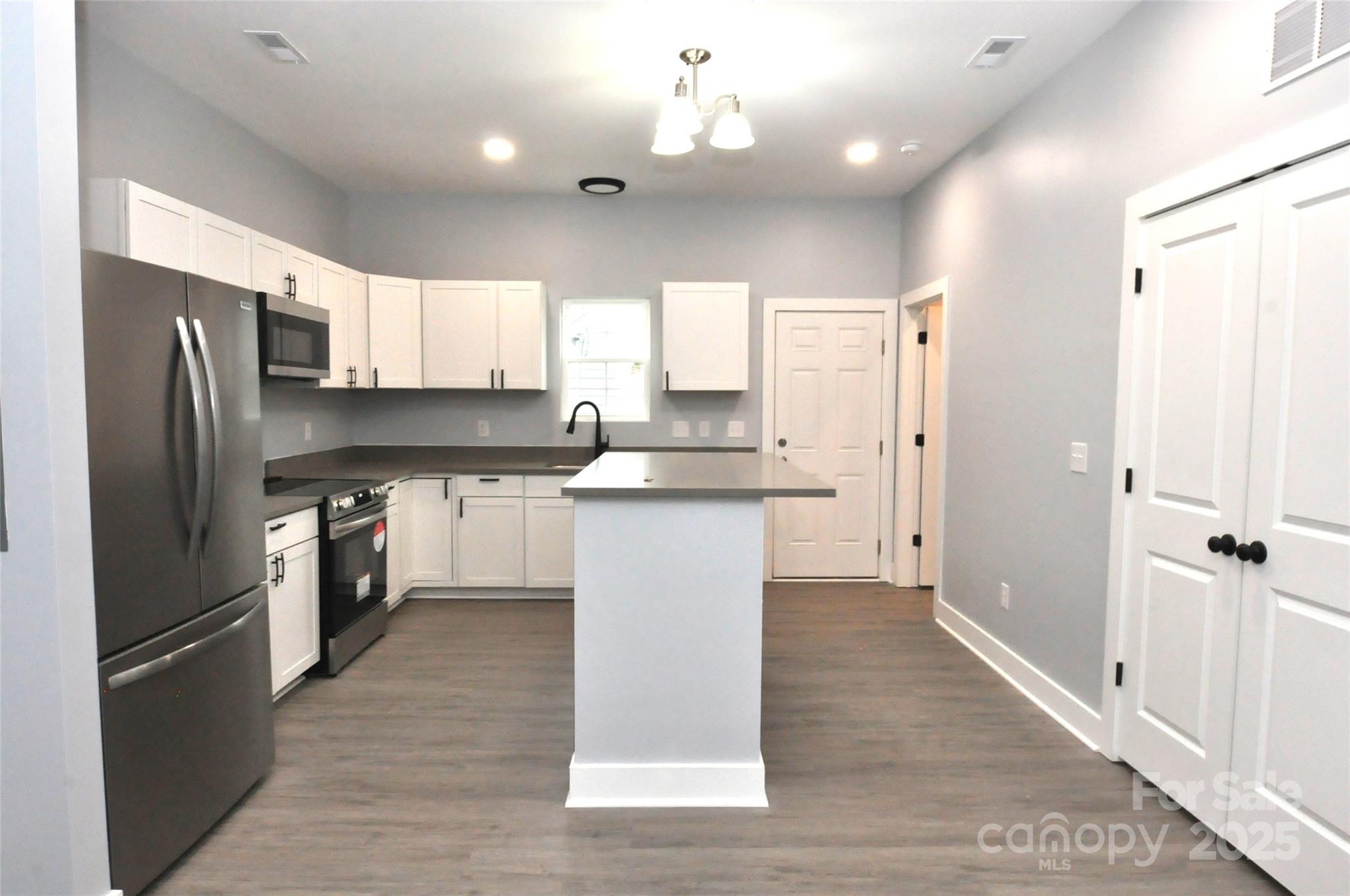 573 5th Street Chester, SC 29706 - Photo 5 of 22