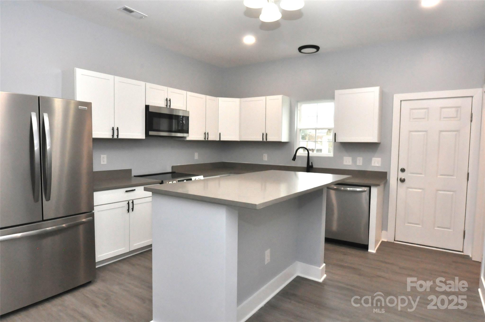 573 5th Street Chester, SC 29706 - Photo 8 of 22