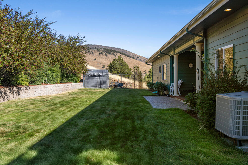 3427 Plum Hill Road Klamath Falls, OR 97601 - Photo 7 of 75 3427PlumHillDr-84