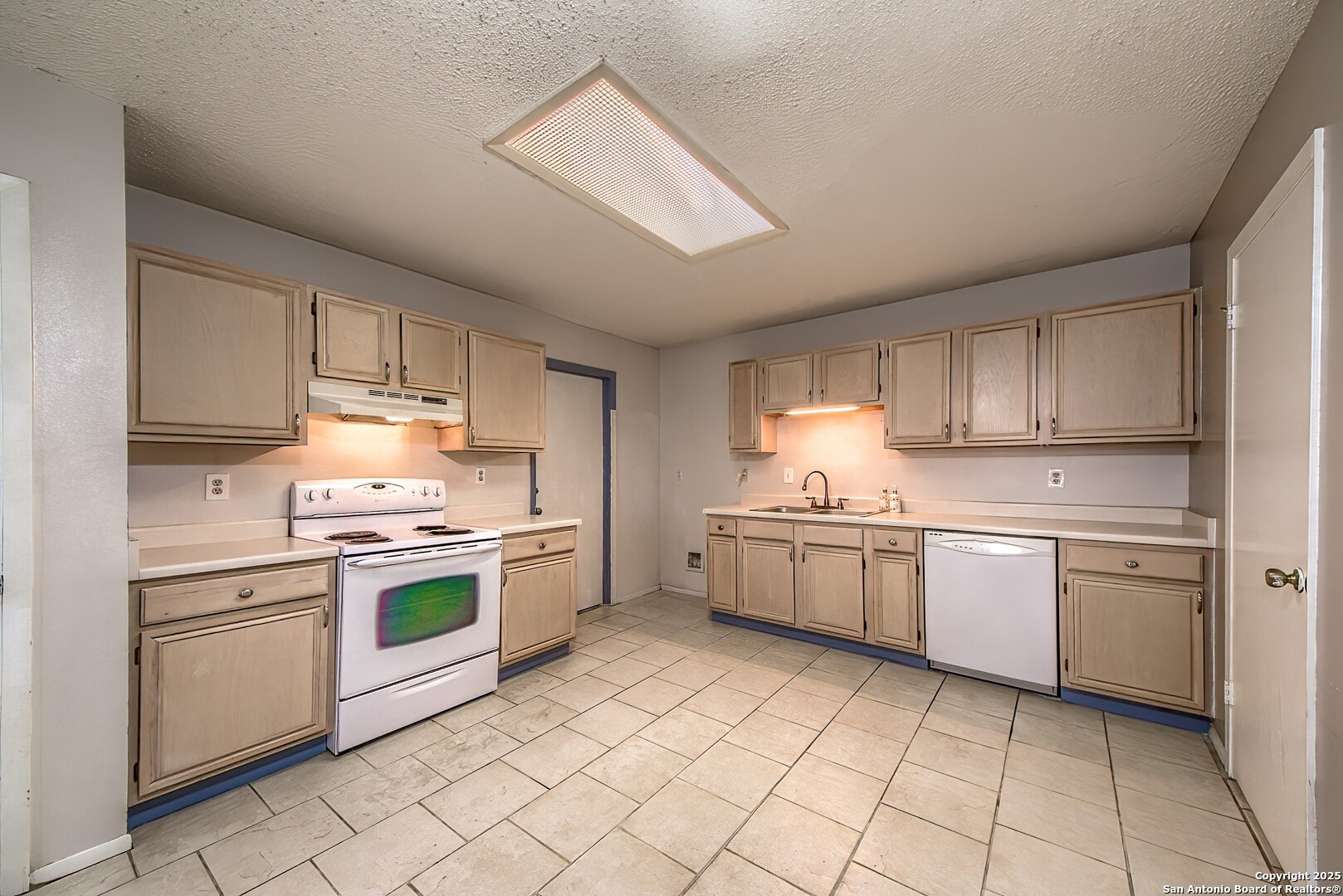 6827 Misty Field Drive Converse, TX 78109 - Photo 12 of 25