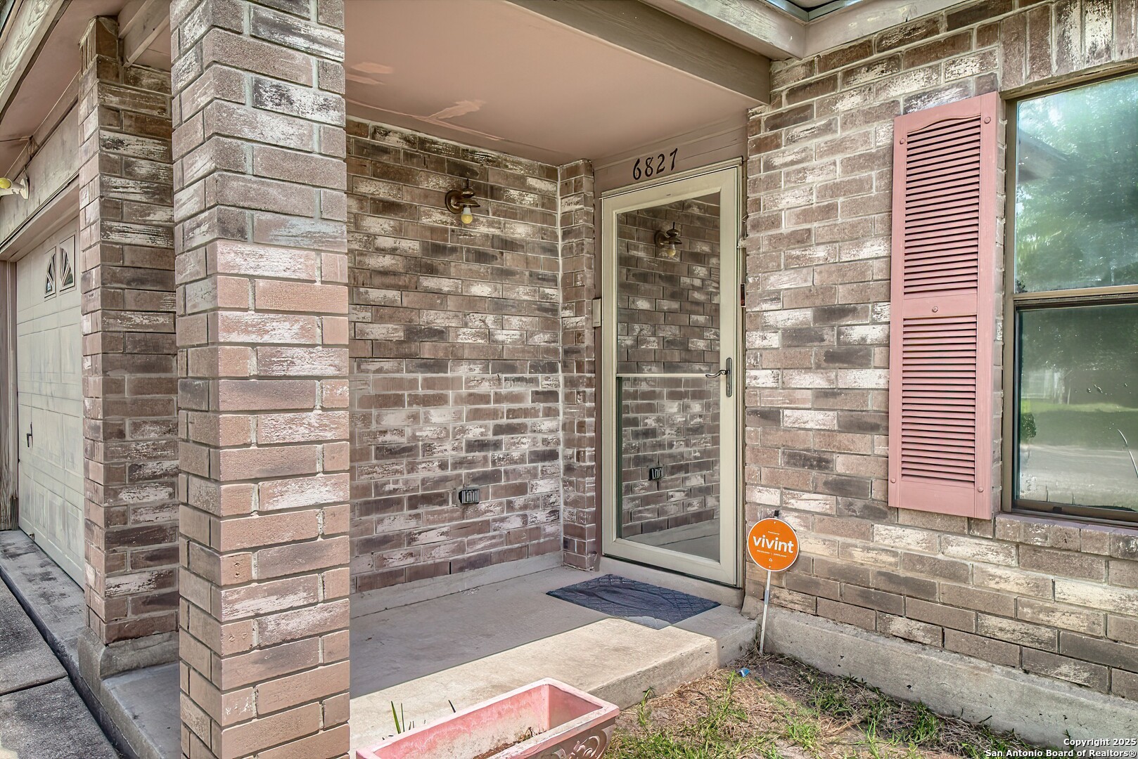 6827 Misty Field Drive Converse, TX 78109 - Photo 2 of 25