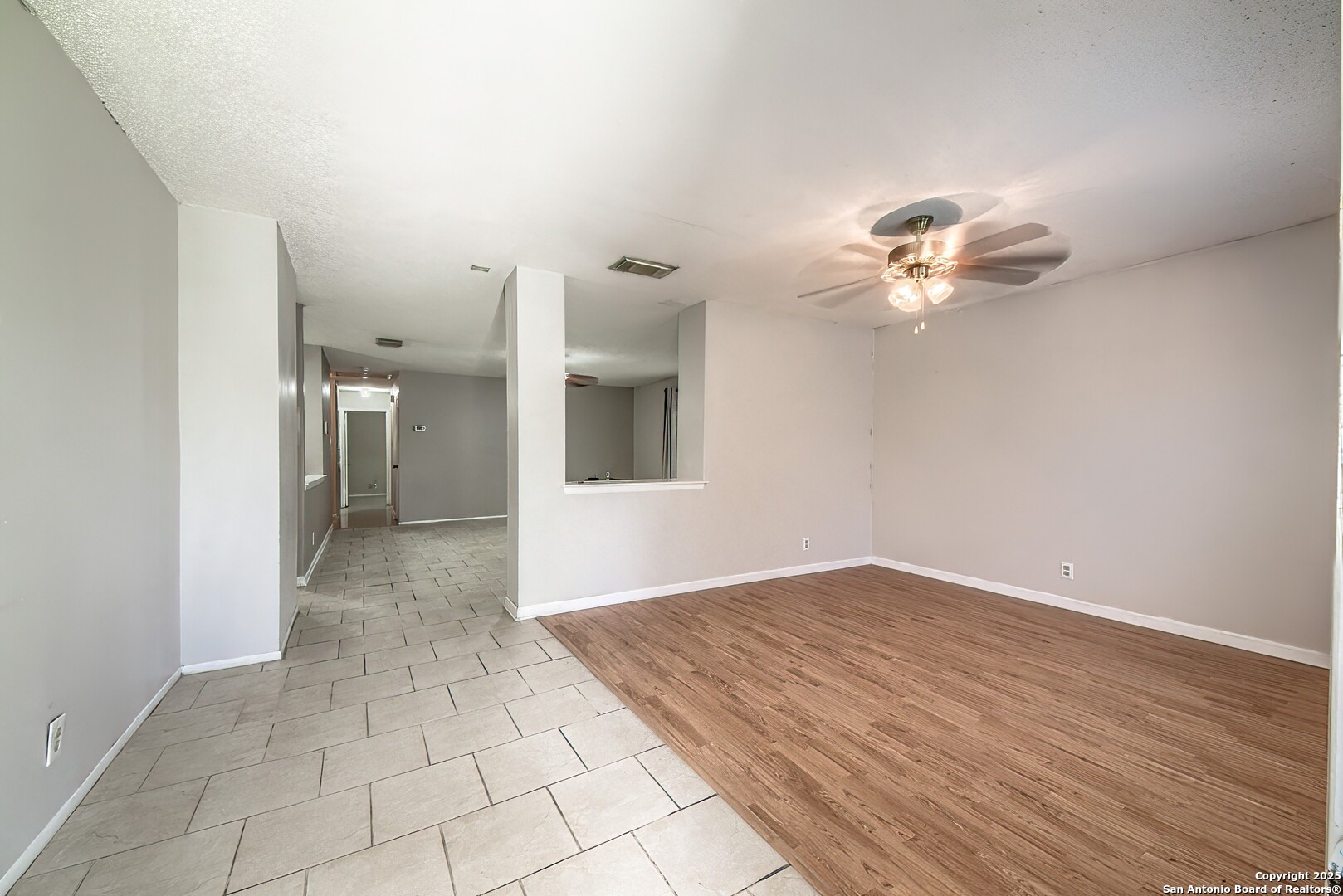 6827 Misty Field Drive Converse, TX 78109 - Photo 3 of 25