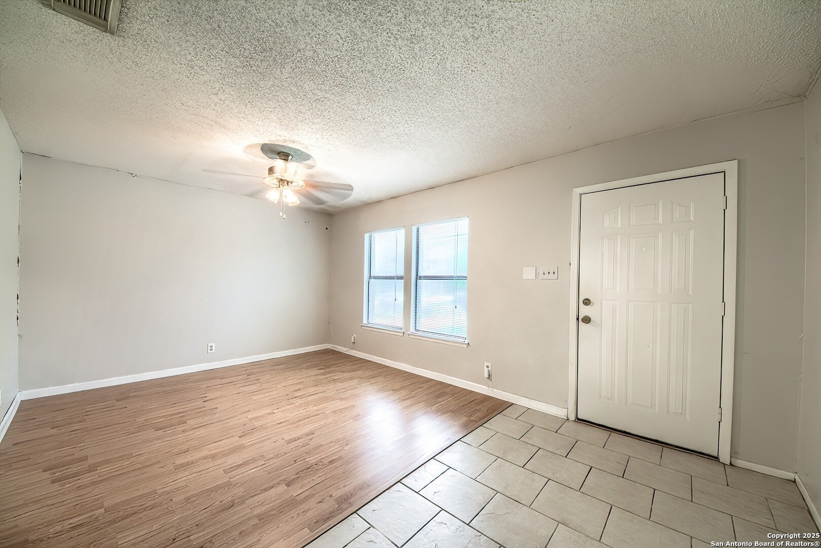 6827 Misty Field Drive Converse, TX 78109 - Photo 4 of 25