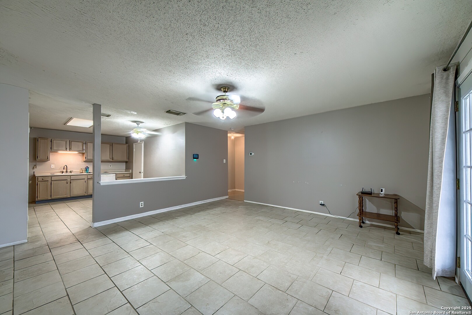 6827 Misty Field Drive Converse, TX 78109 - Photo 8 of 25