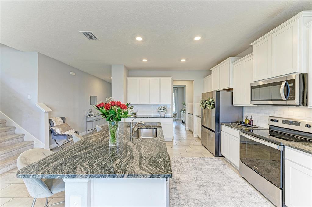 5238 Grove Mill Loop Bradenton, FL 34211 - Photo 11 of 54