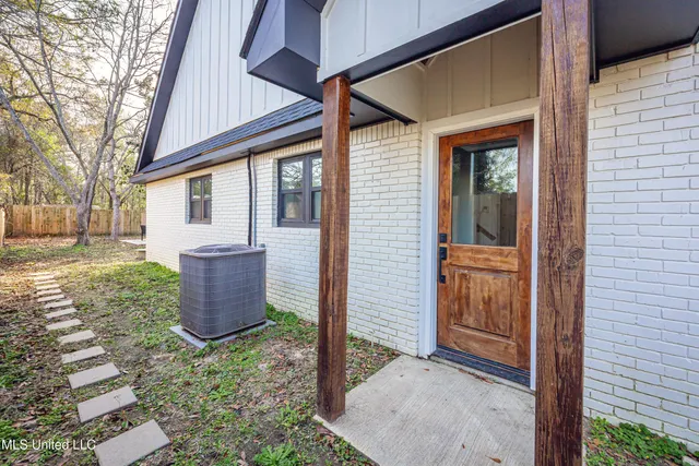 $485,000 | 9329 Ridgeview Drive, Ocean Springs, MS 39564