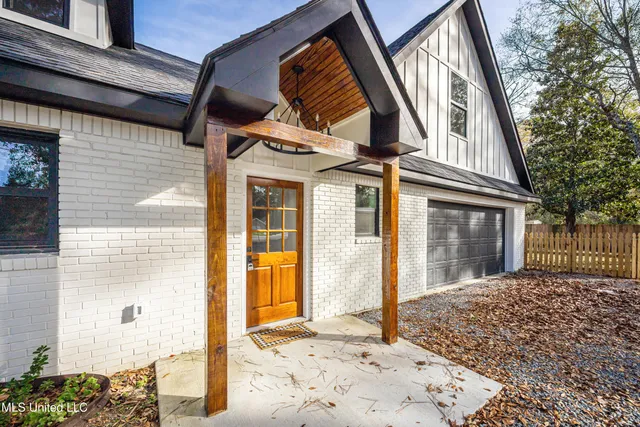 $485,000 | 9329 Ridgeview Drive, Ocean Springs, MS 39564