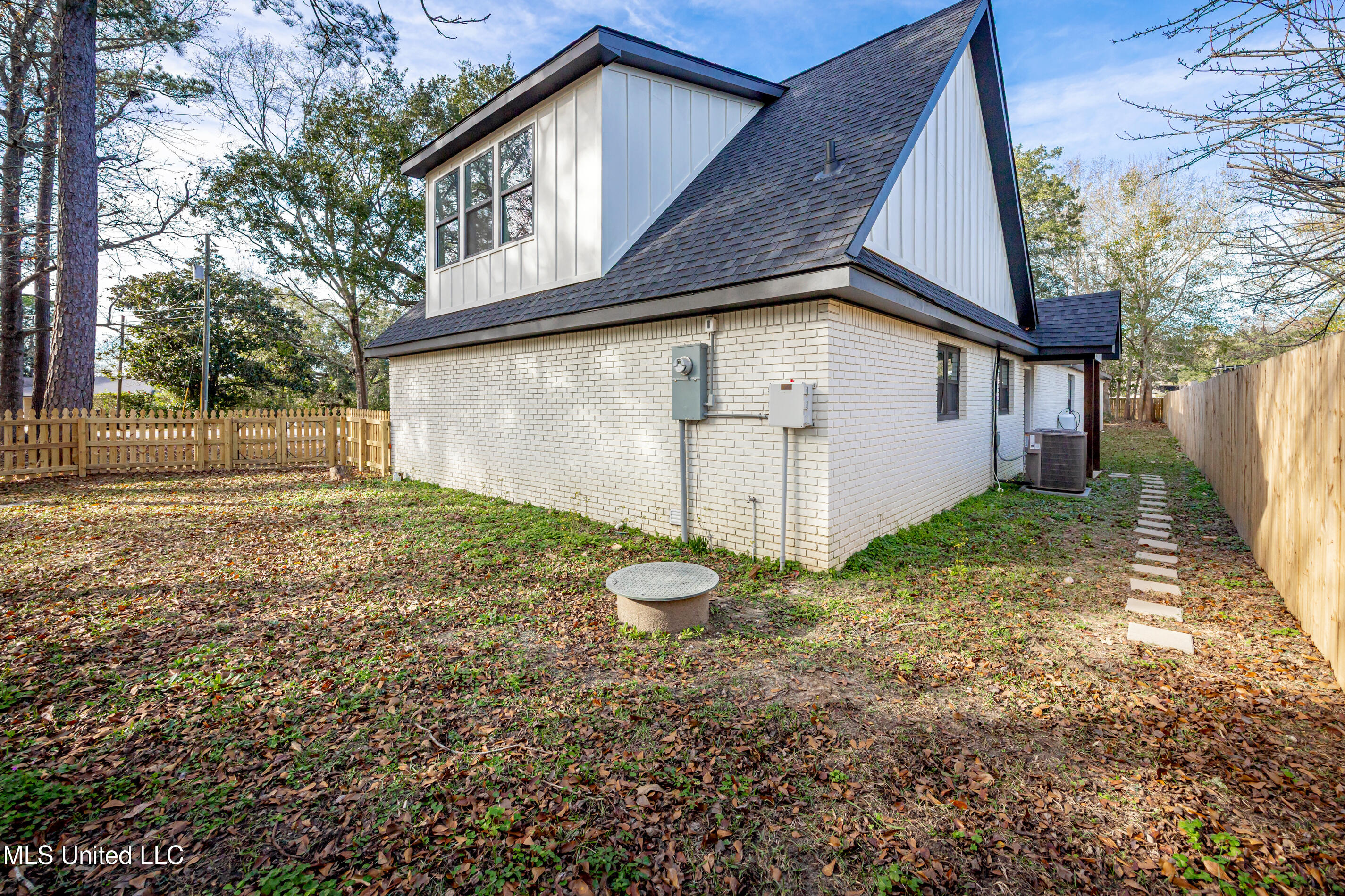 9329 Ridgeview Drive Ocean Springs, MS 39564 - Photo 119 of 126 IMG_1322