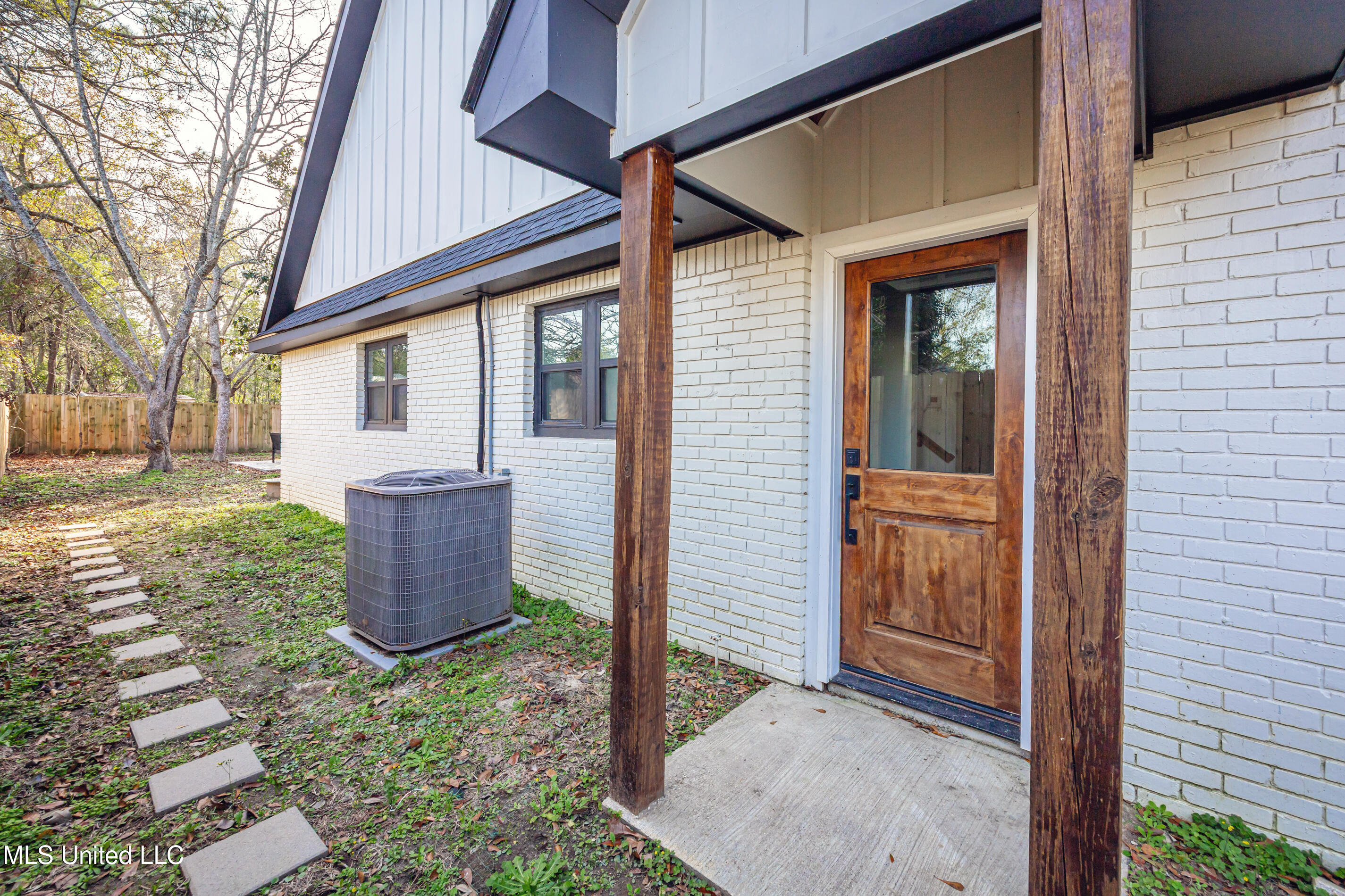 9329 Ridgeview Drive Ocean Springs, MS 39564 - Photo 120 of 126 IMG_1325