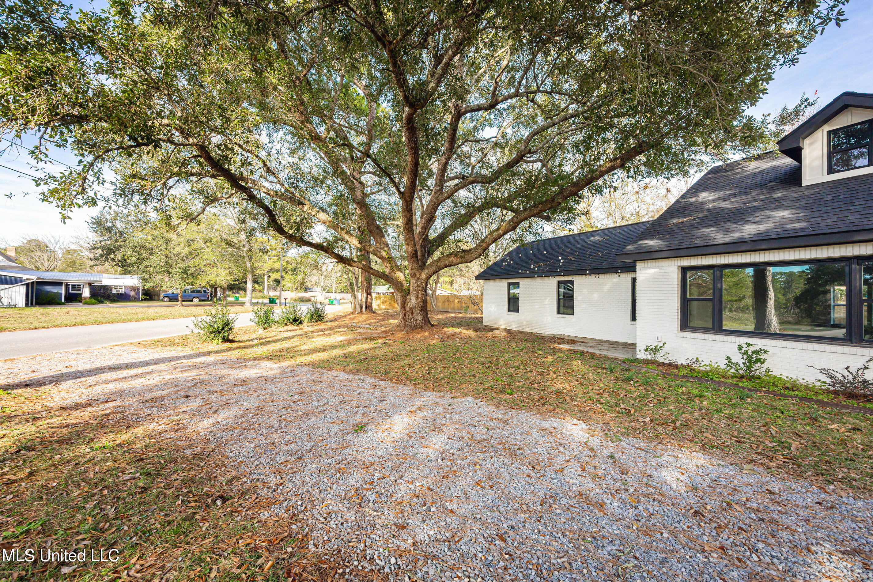 9329 Ridgeview Drive Ocean Springs, MS 39564 - Photo 123 of 126 IMG_1343