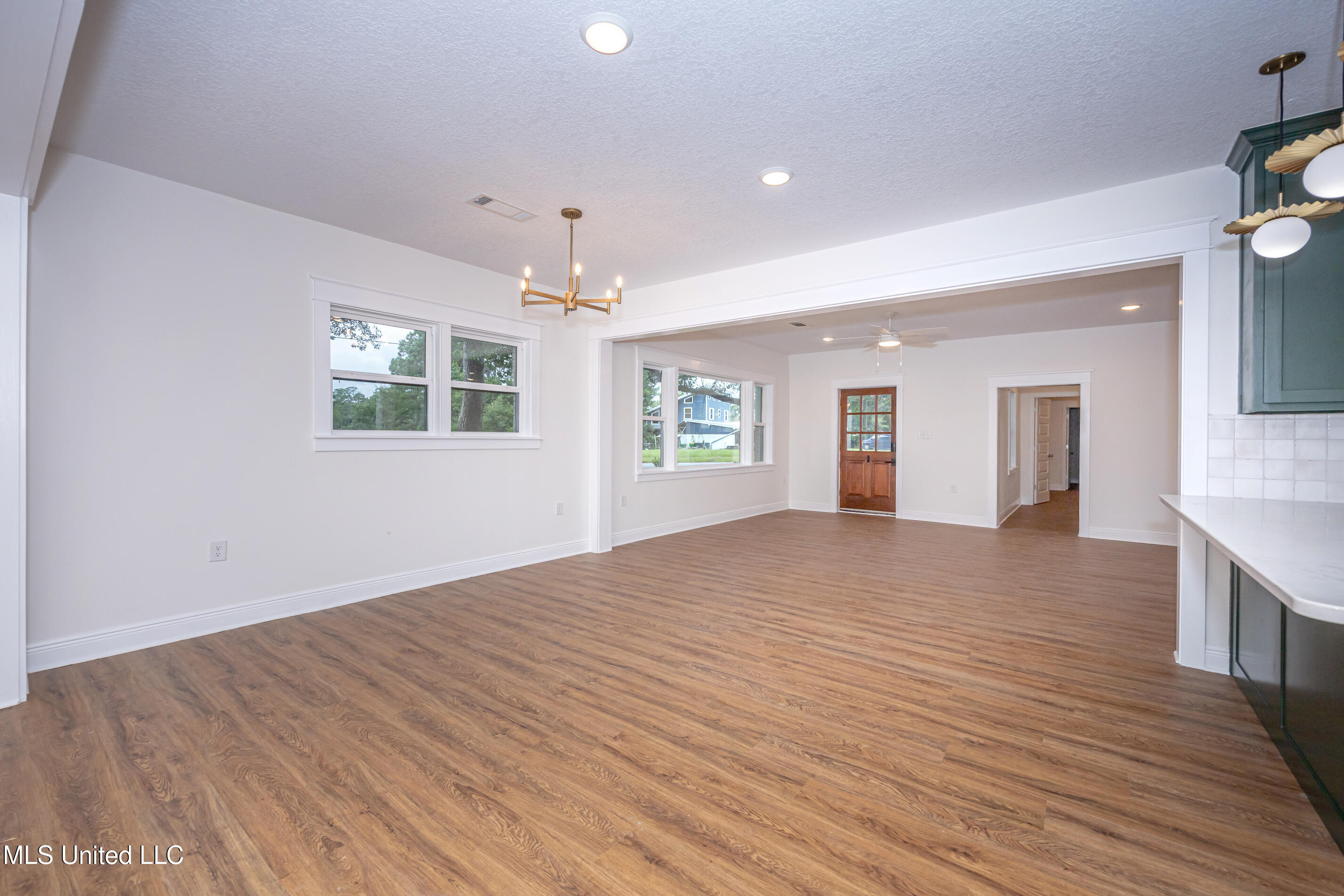 9329 Ridgeview Drive Ocean Springs, MS 39564 - Photo 19 of 126 IMG_4120