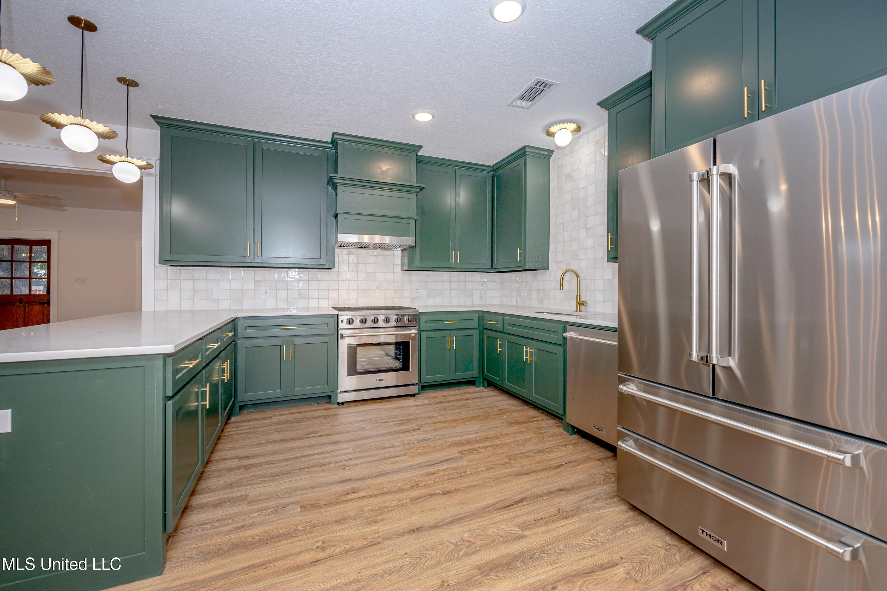 9329 Ridgeview Drive Ocean Springs, MS 39564 - Photo 20 of 114 IMG_4122