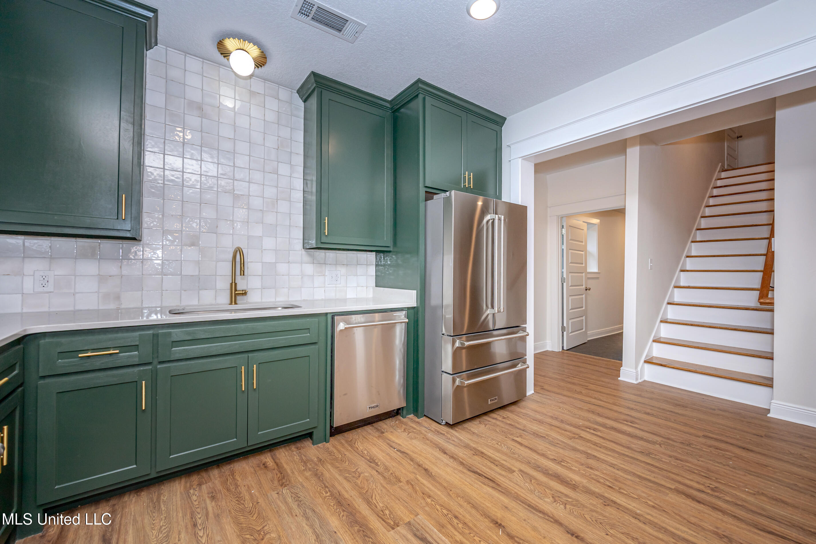 9329 Ridgeview Drive Ocean Springs, MS 39564 - Photo 21 of 114 IMG_4123